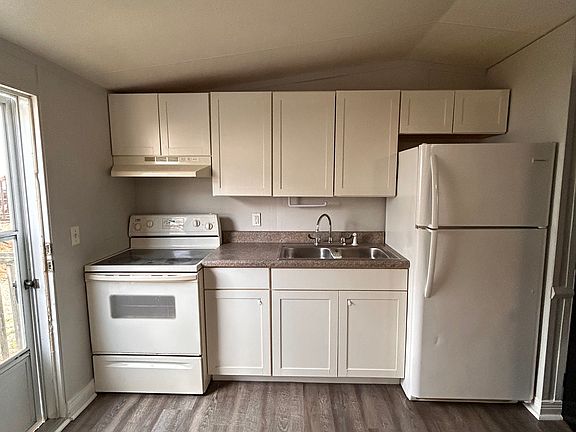 2nd image of 50 Rose Rd #18A