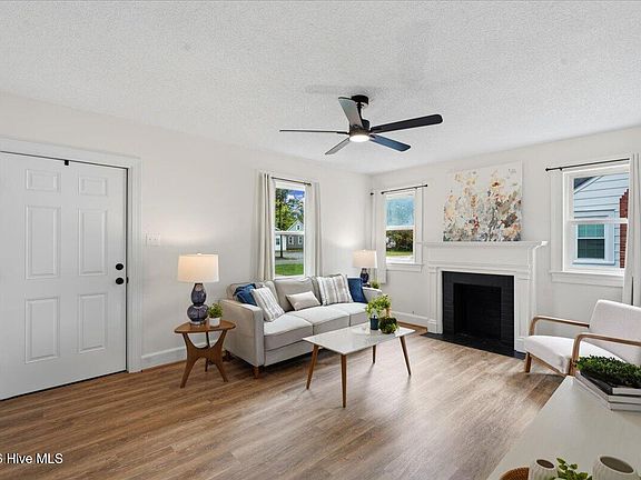4th image of 1313 Maple Street