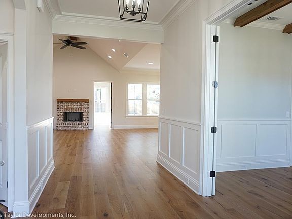 3rd image of 3931 Loblolly Ln