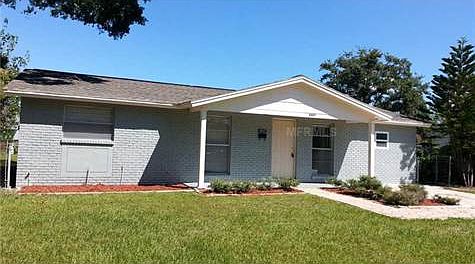 3rd image of 8407 Woodlake Dr