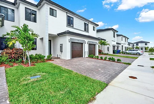 13642 SW 157th Pl Photo 1