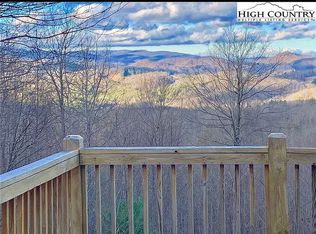 528 Mahogany Ct, Lansing, NC 28643