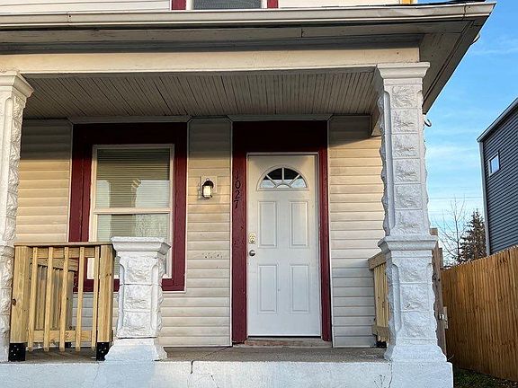3rd image of 1027 Saint Peter St #0