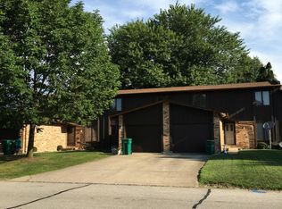 1590-6 Riverview Dr, Macomb, IL 61455