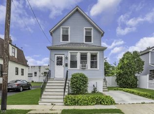 940 Oak St, Roselle, NJ 07203