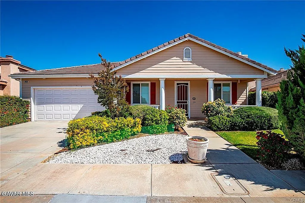 3 bed, 2800 sqft, $3,400 — Photo 1
