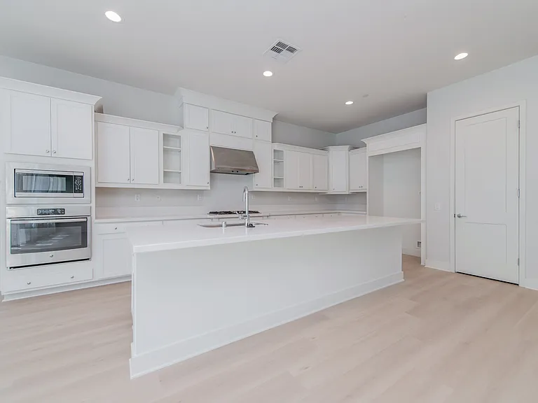 15870 Kingston Rd — Photo 22