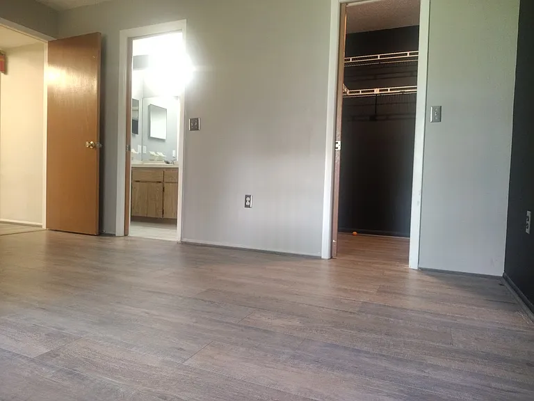 4617 Uzzle Way — Photo 29