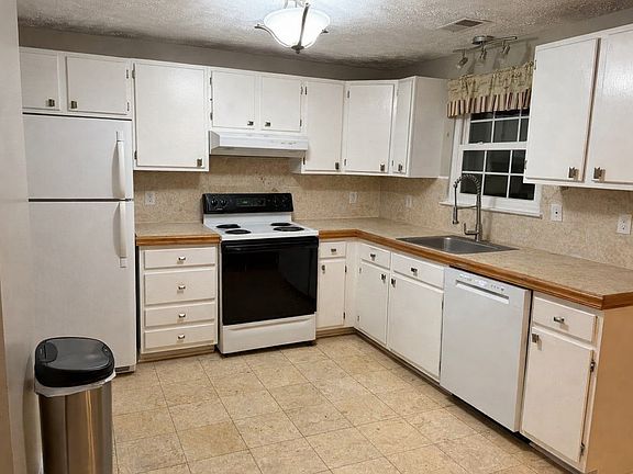 3rd image of 11215 Joyceton Dr