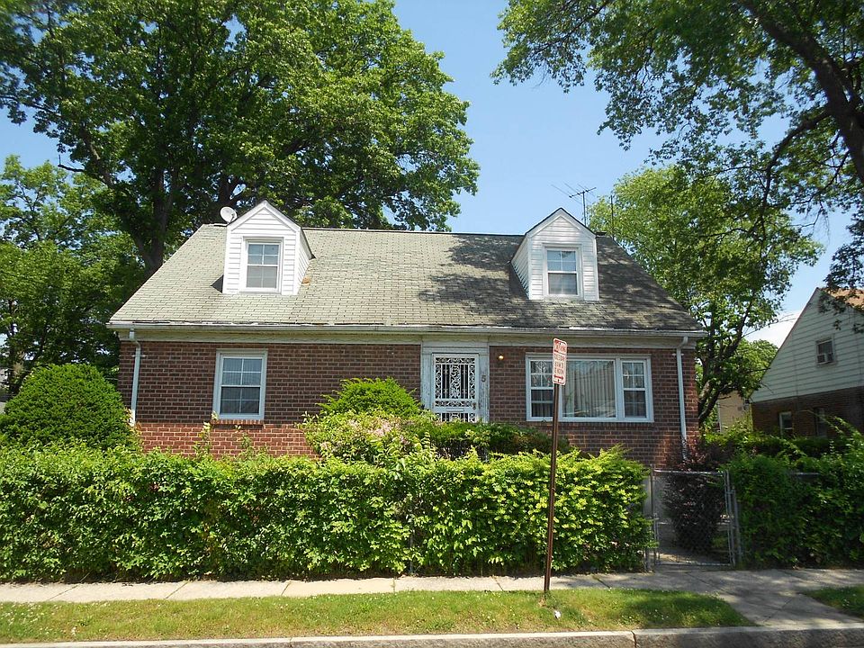 1st image of 5 Amundson Ave