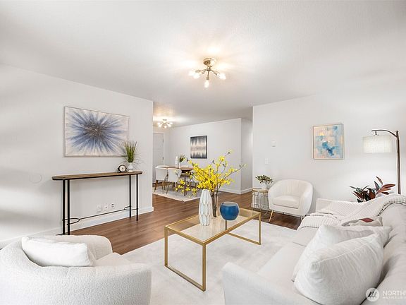 5th image of 25 E Intercity Avenue