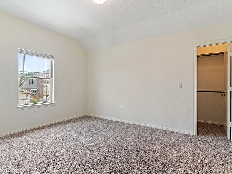 607 Allende Bnd — Photo 33