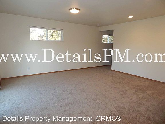 3rd image of 6001 Caymans Pl NE