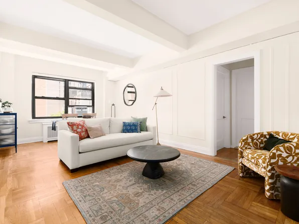 245 E 72nd St APT 9G, Manhattan, NY 10021