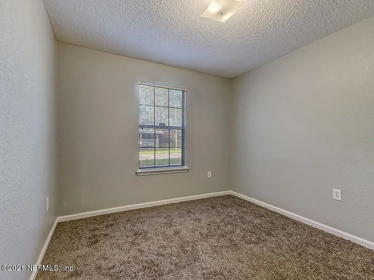 1344 W 8th St — Photo 12