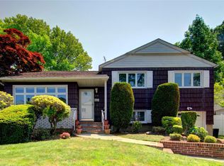 575 Benton Rd, East Meadow, NY 11554