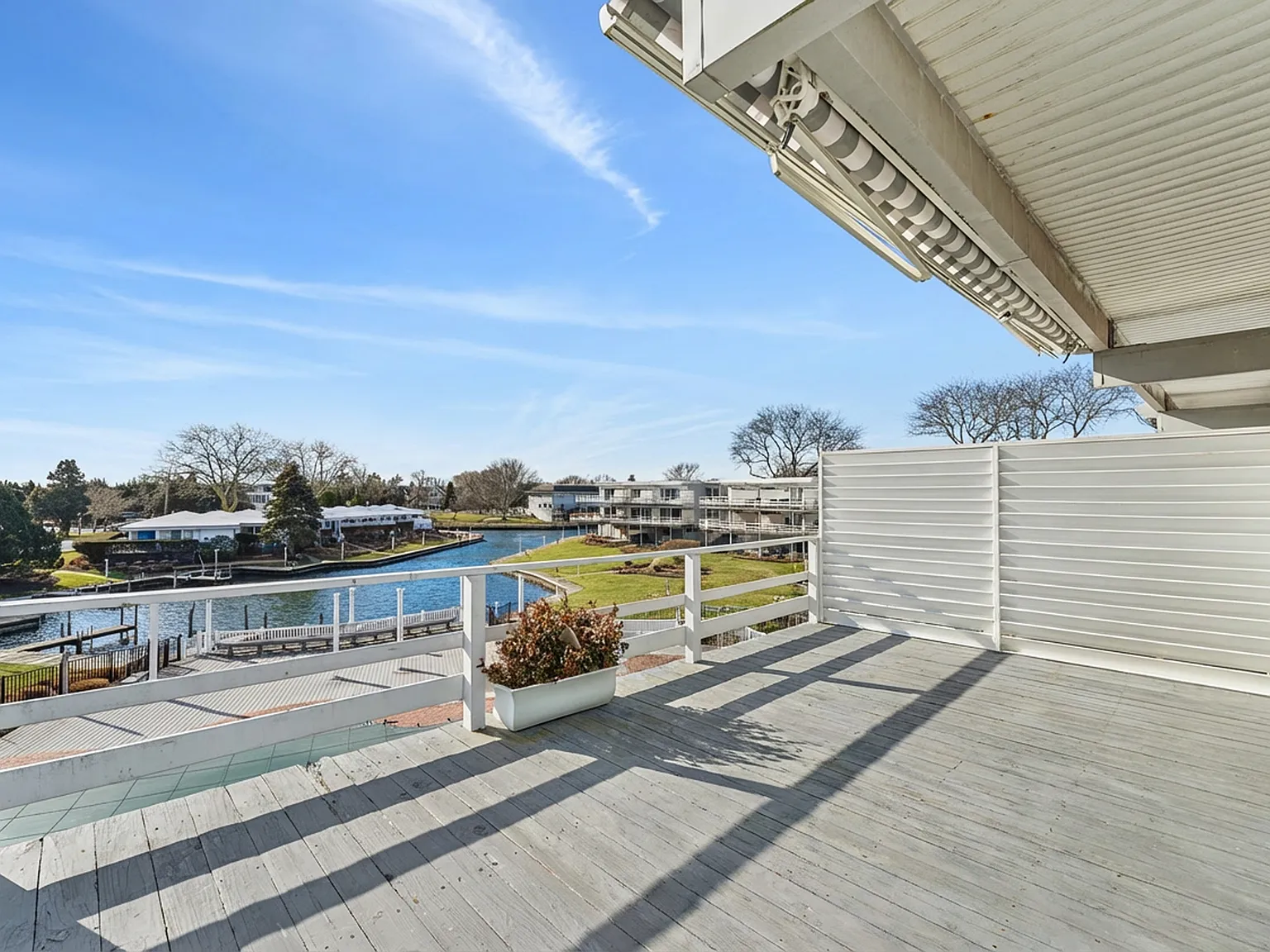 Great Rental in the Heart of Westhampton Beach! — Photo 2