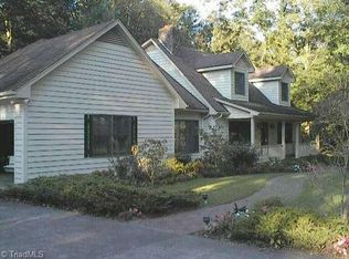 210 NW Grace St, Mount Airy, NC 27030