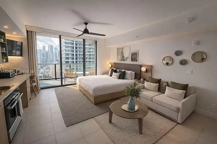 Studio, 1.0 bath, 374 sqft, $3,000 — Photo 1