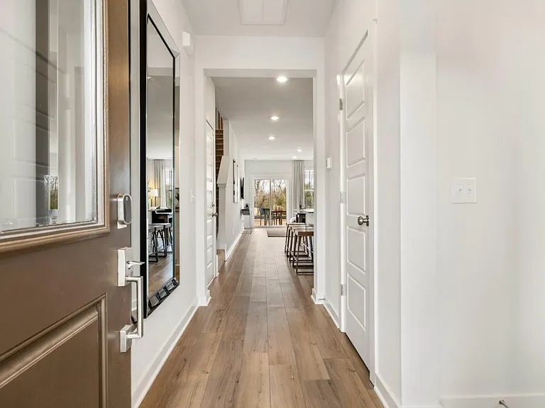 574 Trinity Way — Photo 3