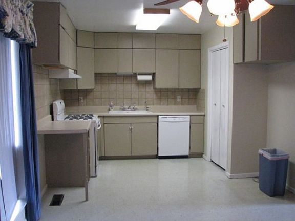 5th image of 4912 Camille Ct
