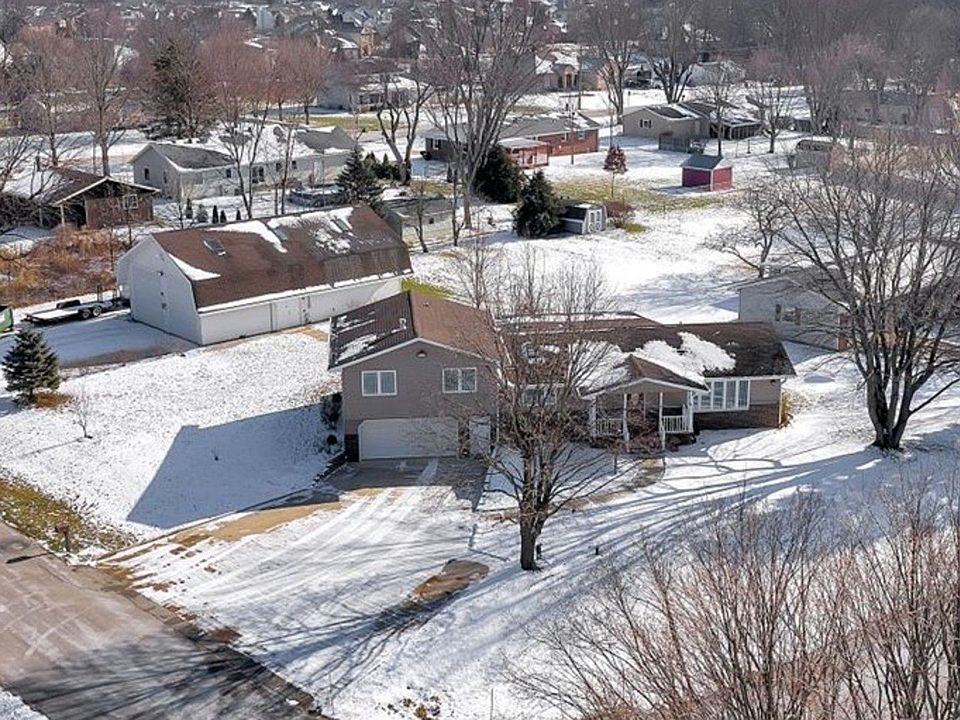 1st image of 2809 N La Salle Dr