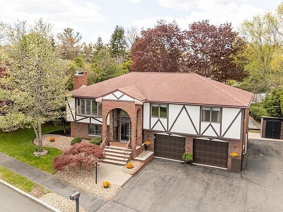 2nd image of 7 Rivers Ln