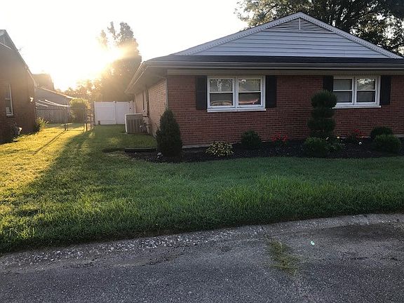 2nd image of 821 Walnut Park Dr