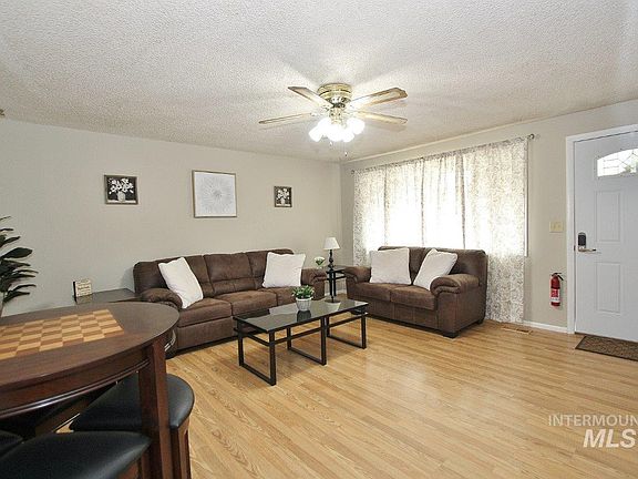 4th image of 115 N Rowena St