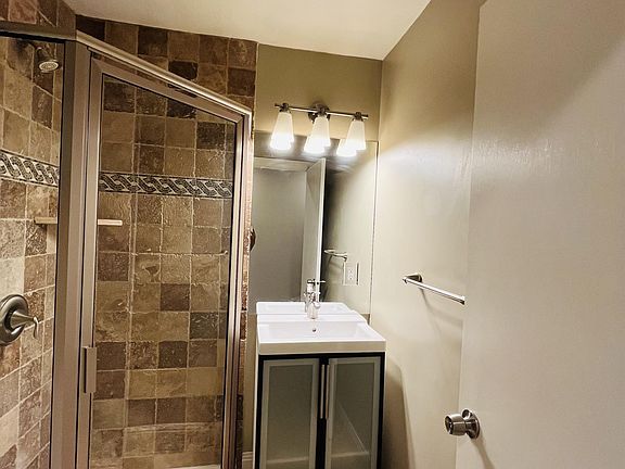 3rd image of 1560 E Stratford Ave #3
