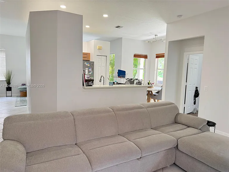 1074 Bluewood Ter — Photo 11
