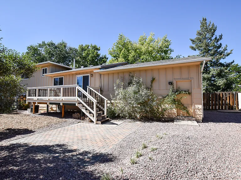 4925 Hackamore Dr N — Photo 30