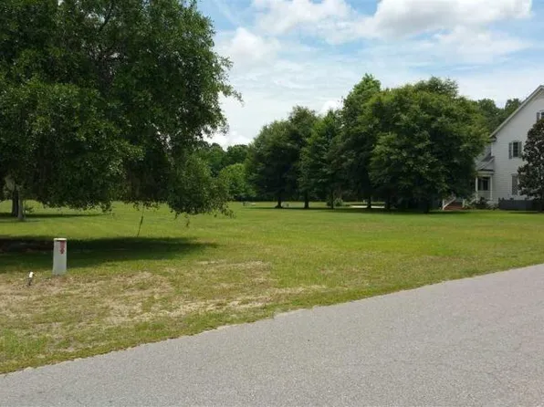 140 Coosaw Club Dr, Beaufort, SC 29907