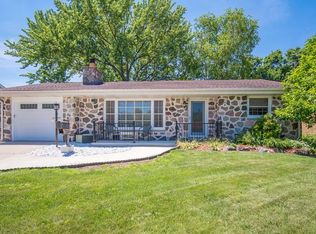 904 Beverly Ln, West Bend, WI 53090