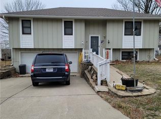 2106 Pine St, Higginsville, MO 64037