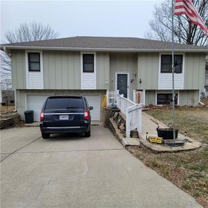 2106 Pine St, Higginsville, MO, 64037