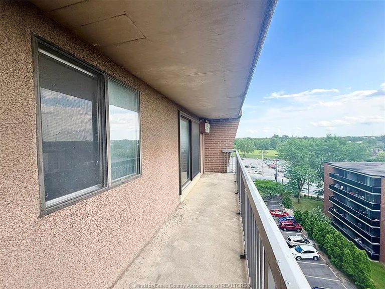 3936 Wyandotte St E #801 — Photo 21