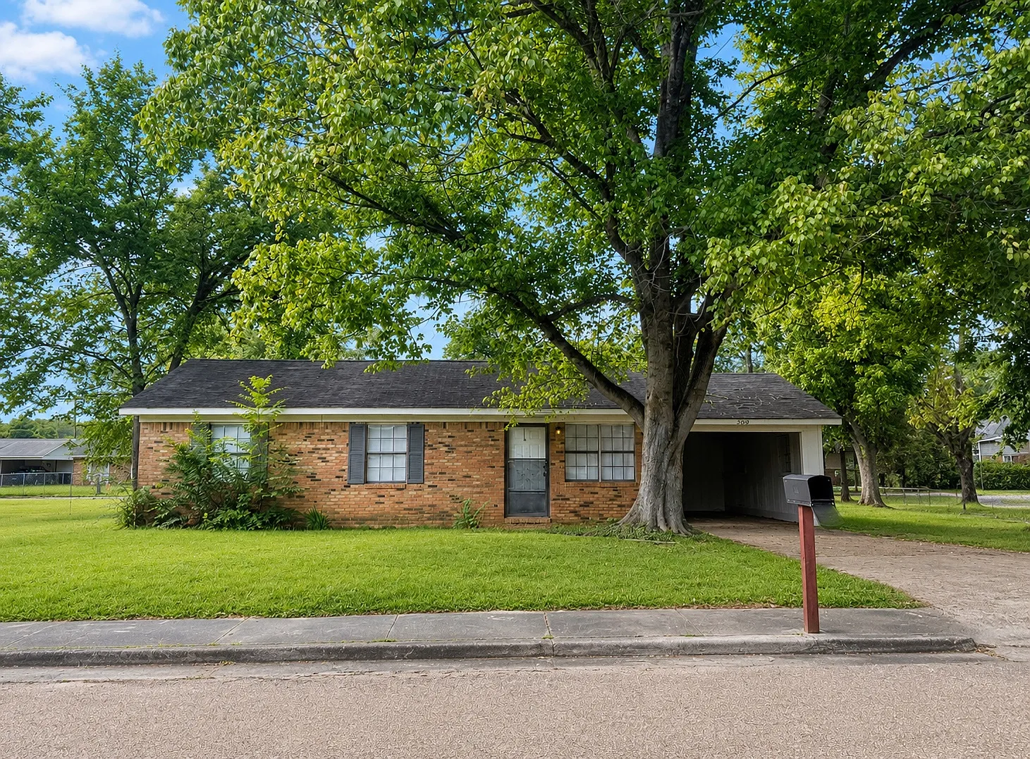 3 bed, 1063 sqft, $1,250 — Photo 1