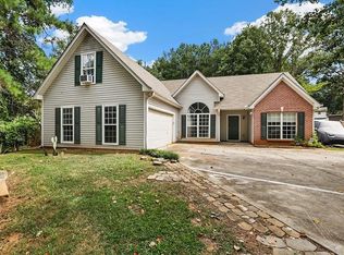 945 Spring Ives Dr, Lawrenceville, GA 30043