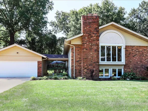 342 Jamboree Dr, Ballwin, MO 63021