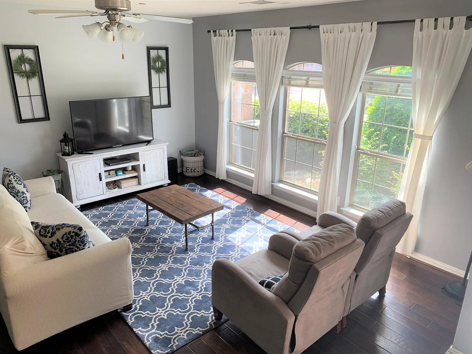 2 bed, 1.5 bath, 1227 sqft, $1,925 — Photo 3