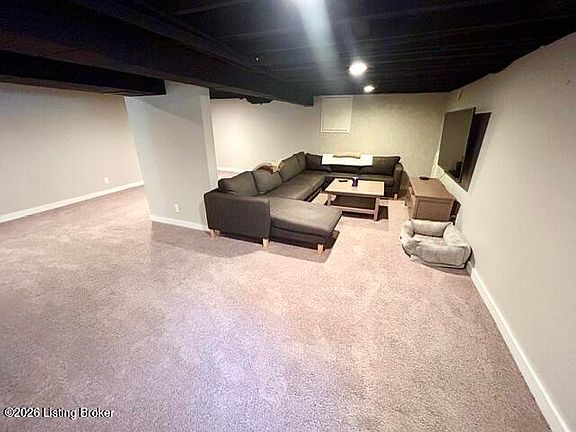 3rd image of 421 Macon Ave