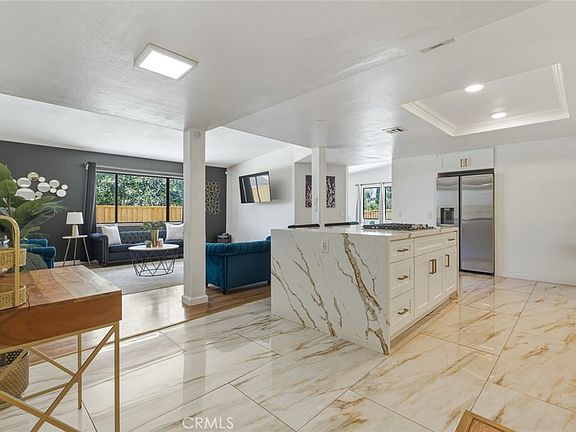 3rd image of 1057 N Alessandro Rd