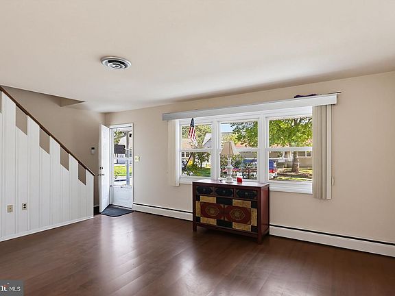 5th image of 110 Thomas Rd