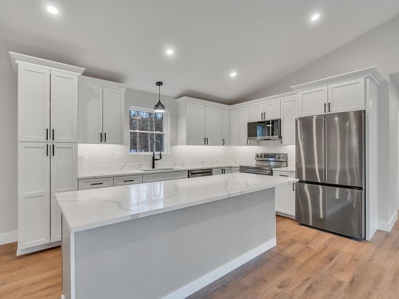 4th image of 103 Goodwin Road