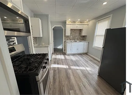 3 bed, 825 sqft, $1,250 — Photo 2