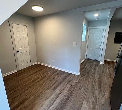 2nd image of 8 Vine St #302METER-6