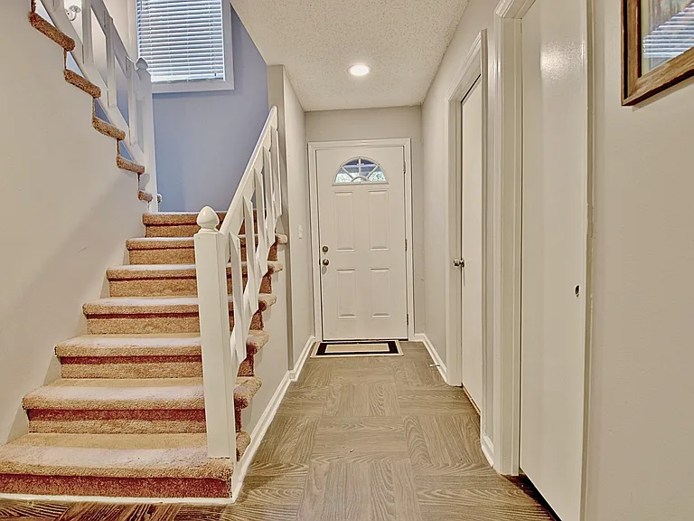 85 Cobblestone Crk — Photo 2