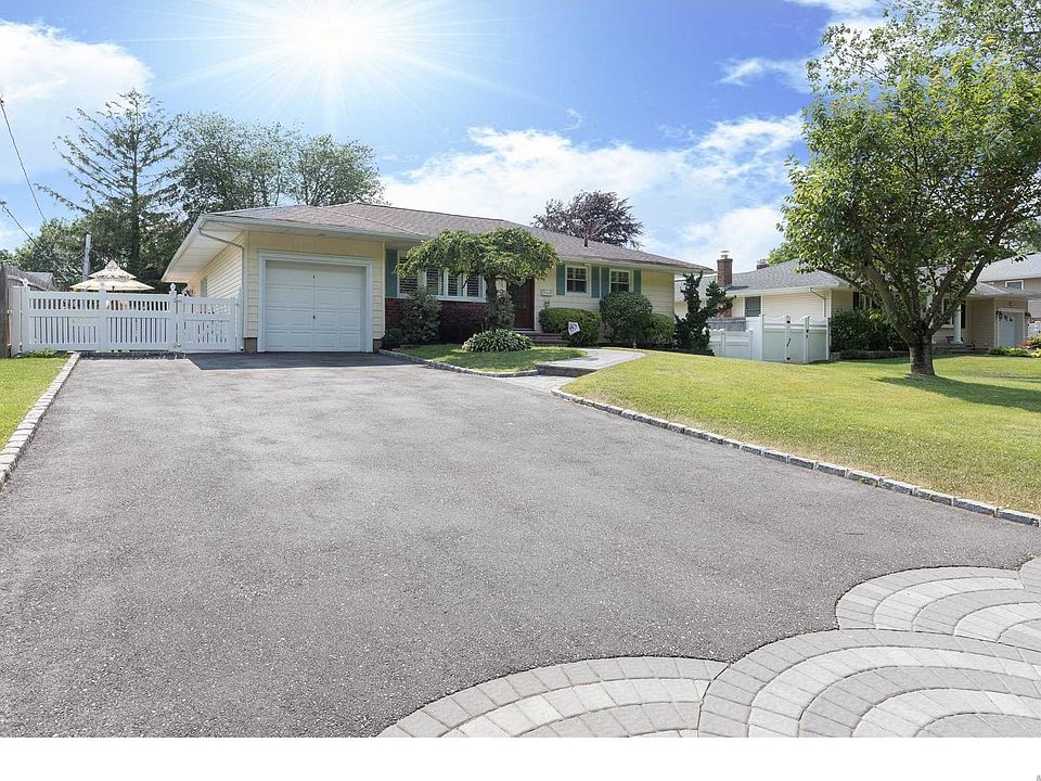 1st image of 70 Overlook Dr