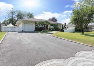 70 Overlook Dr, East Islip, NY 11730